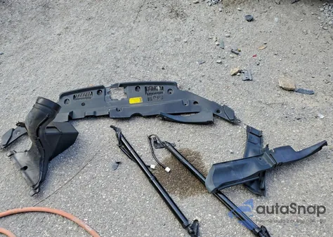 2015 Toyota Highlander Xle z USA, uszkodzony, nr VIN 5TDJKRFH9FS111233